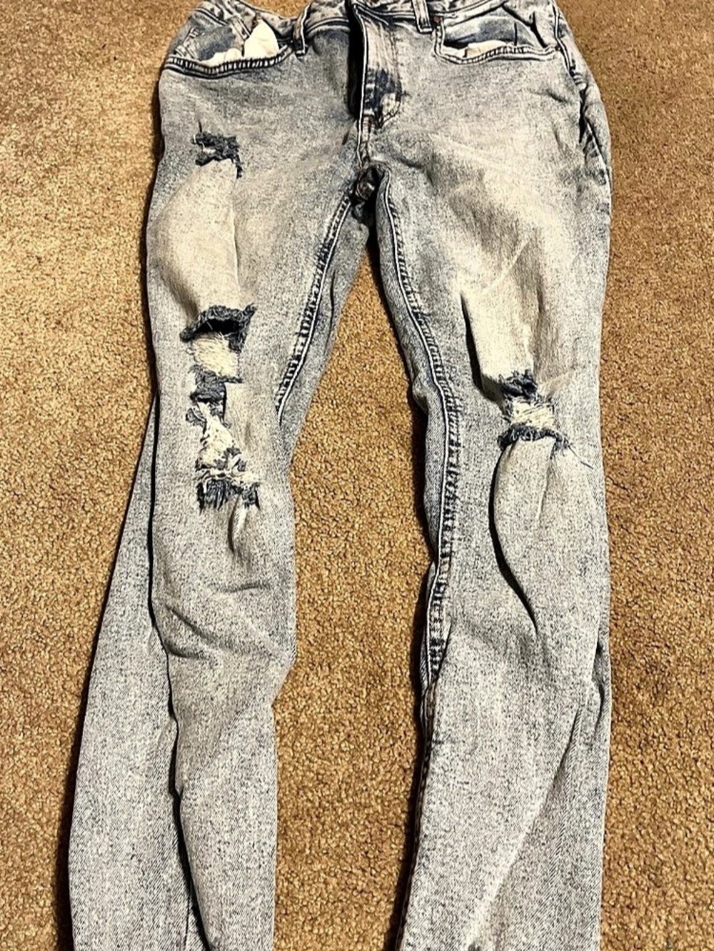 Distressed Skinny Jeans in Blue